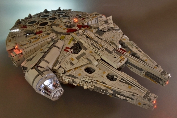На 800 долларов,   Серия конечных коллекционеров LEGO Millenium Falcon   не игрушка для всех